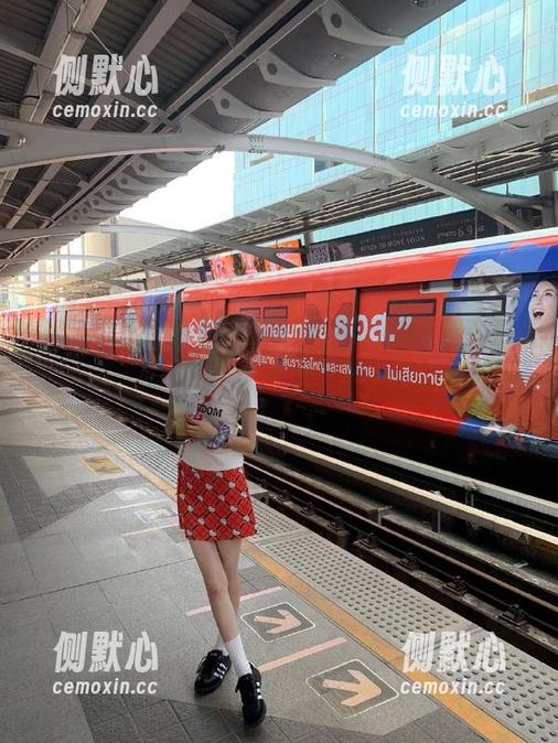 51.com网页丨妹子手把手教你收藏最热门的吃瓜话题超简单