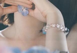 女生教你如何挑选51吃瓜黑料网优质线路，吃瓜不迷路