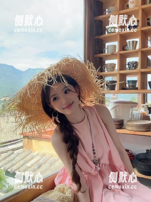 51黑料网网站太刺激，妹子都忍不住刷不停