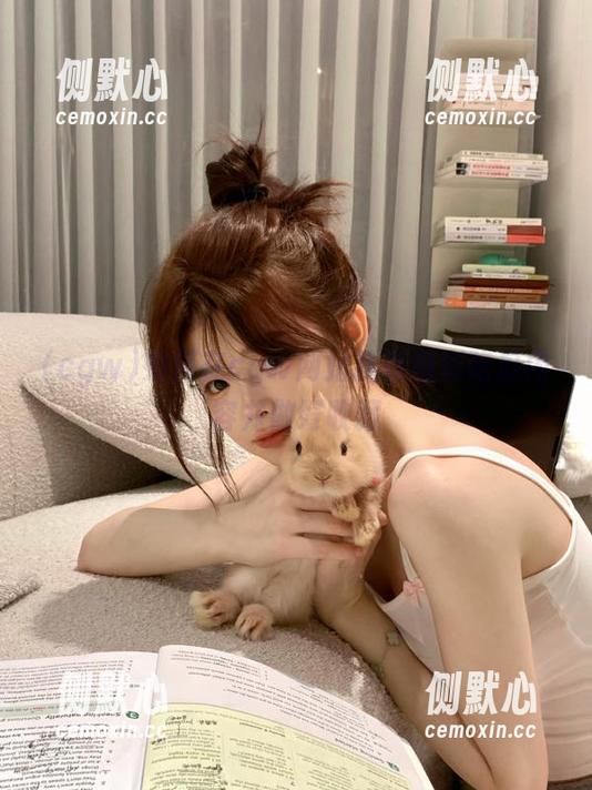 如何在cgw网站找到精彩吃瓜内容并做好收藏