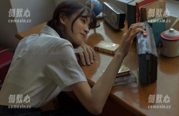 在吃瓜直播苹果版，精彩纷呈的瓜事实时更新，乐趣无限等你体验！