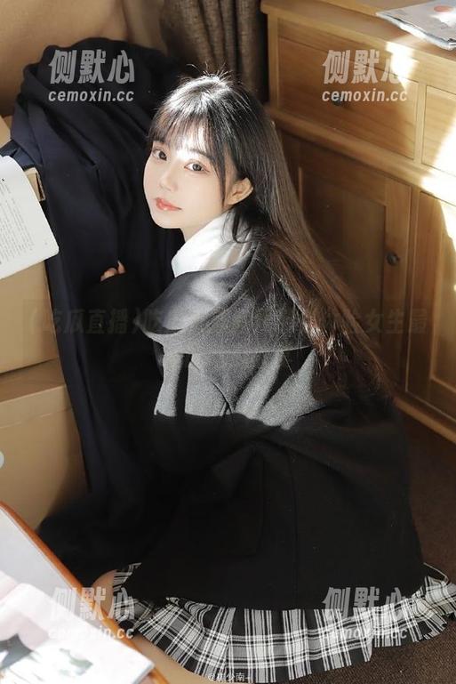 吃瓜直播官网带你体验女生最爱的吃瓜盛宴
